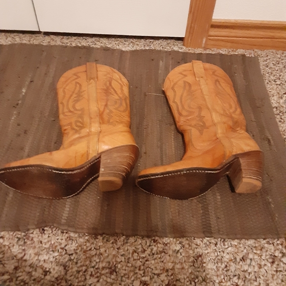 Miss Capezio Vintage Western Boots 👢 - Picture 3 of 12